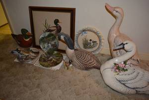 lot 341 image: Duck Lot Collector Plates, Wall Embroidery and Fabric Ducks