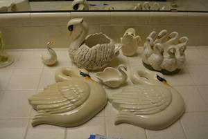 lot 344 image: Ceramic Swan Lot