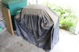 lot 397 image: Fiesta Outdoor Grill with Cover