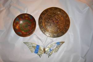 lot 44 image: Brass Wall Butterflies and Brass Peacock Bowl and Plate