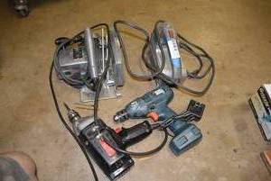 lot 423 image: Electric Hand Saw, Electric and Cordless Drills