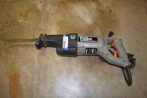 lot 427 image: Porter Cable Tiger Saw Model 737