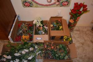 lot 353 image: Artificial Flowers and Large Clear Glass Vase