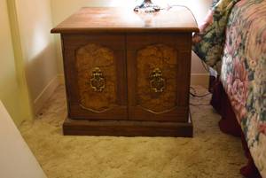 lot 363 image: Storage Side Table