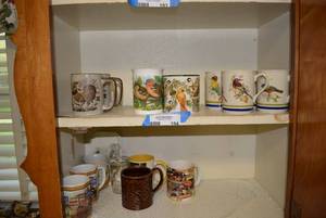 lot 194 image: Ghirardelli, Bird and Chicken Mugs