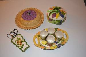 lot 496 image: Fruit and Veggie Ceramic Dishes and Scissor Holder