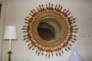 lot 15 image: Sunburst Beveled Mirror by Ethan Allen, 44 Diameter