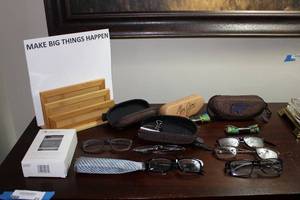 lot 21 image: Eyeglasses Foster Grants, Ray Bans and More, Some are Broken