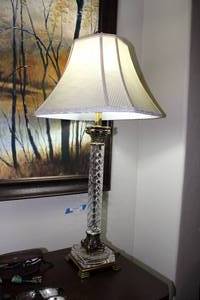 lot 23 image: Crystal Column Table Lamp, Shade needs Repair