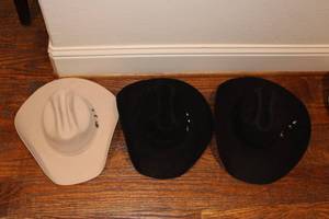 lot 25 image: Cowboy Hats Size 7 14 Cavenders 20X and Atwood 50X Brands