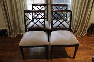 lot 99 image: Ethan Allen Chippendale Side Chair, 4 Total One is Damaged on Back (Matches Lots 100 and 588)