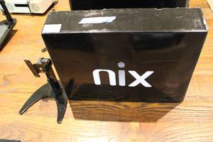 lot 104 image: Nix 18 Digital Photo Frame with packaging