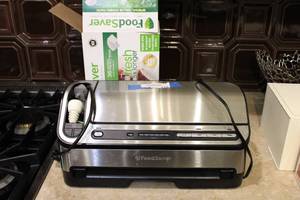 lot 137 image: Food Saver Vacuum Sealing System