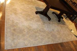 lot 180 image: Ethan Allen Dusky Color Rug, 9 x 12, Some Stains (Needs Cleaned)