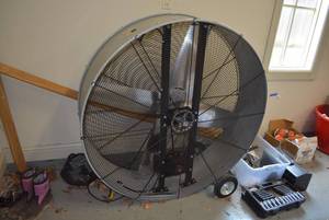 lot 217 image: 48 Belt Drive Drum Fan