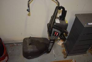 lot 222 image: Craftsman 16 Chain Saw with Case