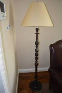 lot 305 image: Wooden Floor Lamp