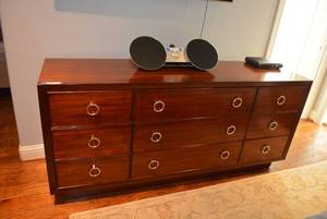 lot 293 image: Lexington 9-Drawer Dresser with Modern Silver Handles