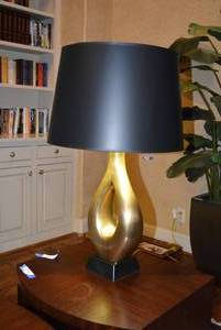 lot 267 image: Ethan Allen Teardrop Brass Table Lamp