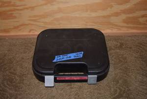 lot 370 image: 1 Glock 40CAL Hand Gun Cases,  includes 2clips, lock, cleaner and more see pics (NO GUNS) PREVIEW RECCOMMENDED