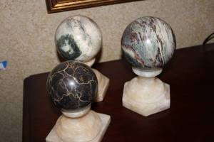lot 197 image: 3 Large Marble Orbs on Alabaster Base, 4 12 Dia x 8 14 H approx.