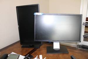 lot 322 image: Dell Monitors P2412Hb and P2411Hb