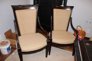 lot 469 image: Two Havertys Copley Square Upholstered Armchairs, Coffee Bean