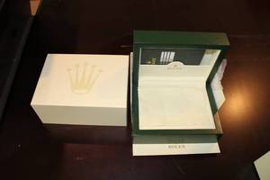 lot 481 image: Rolex Watch Box