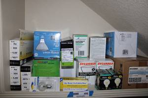 lot 488 image: Light Bulbs