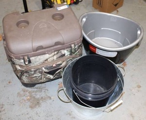 lot 509 image: Sportsman Rolling Cooler and Pails