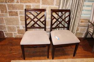 lot 100 image: Ethan Allen Chippendale Side Chair, 2 Total (Matches Lots 99 and 588)