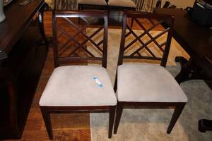 lot 588 image: Ethan Allen Chippendale Side Chair, 2 Total (Matches Lots 99 and 100)