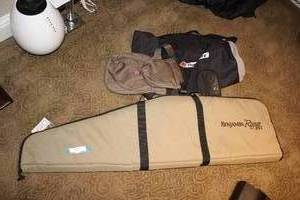 lot 525 image: Benjamin Rogue Gun Case and Bags