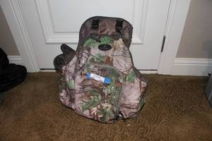 lot 526 image: Game Winner Camo Vest Pack Mens XLXXL