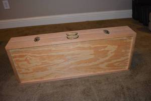lot 402 image: Portable 16 Gun Display Rack, Folds up into Wooden Carrying Case