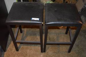 lot 446 image: Pair of Cheyenne Furniture Square Stools