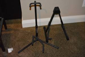 lot 447 image: Guitar Racks