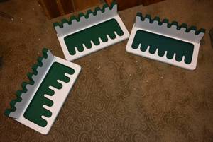 lot 462 image: Felt Lined Pistol shelf storage Gun Racks