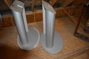 lot 506 image: Display Stands, 2 Total