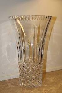 lot 193 image: Tall Lead Crystal Vase, 7.5 x 12, Criss Cross Pattern at Base and Flared Top