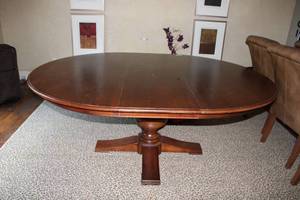 lot 198 image: Ethan Allen Custom Pedestal Dining Table, 78 x 60 x 30 - Red Maple Table with Leaf, 18