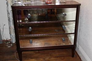 lot 240 image: Ethan Allen Mirrored Glass Front Chest, 35 x 18 x 33