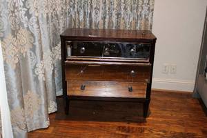 lot 236 image: Ethan Allen Mirrored Glass Front Chest, One Drawer has Broken Mirror, 35 x 18 x 33