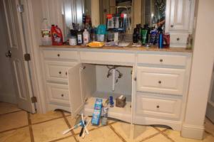 lot 202 image: Contents of Bathroom Counter Gillette Vusion Razor still in Packaging, Cleaners and More, see pictures