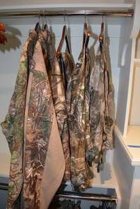 lot 661 image: Camo Hunting Jackets and Pants, Size 2XL