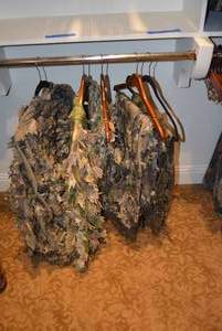 lot 662 image: Camo Hunting Jackets and Pants, Size 2XL
