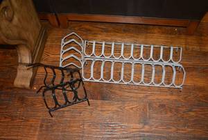 lot 732 image: Floor Gun Racks