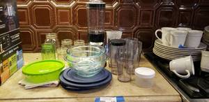 lot 135 image: Cuisinart Single Serving Blender, Mason Jars and Pyrex Mixing Bowls