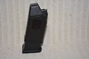 lot 688 image: Glock 9mm Clip 10 rd  PREVIEW RECCOMMENDED