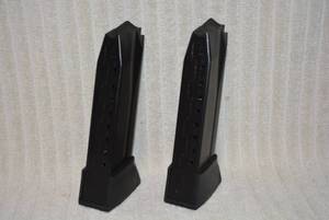 lot 695 image: .45 Clips 10 Rounds make 